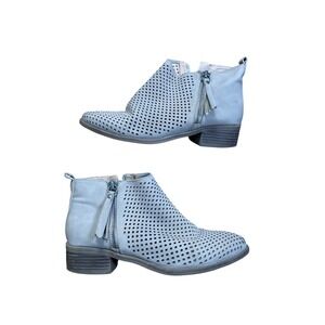 Womens Gray Perforated Ankle‎ Boots Side Zip Tassel Block Heel Women Size 6